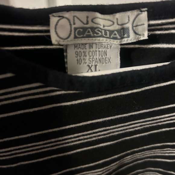 Black and White stripped crop top - Picture 2 of 2